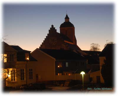 Snninge Vrfrukyrka i vackert kvllsljus - foto Gebbe Bjrkman